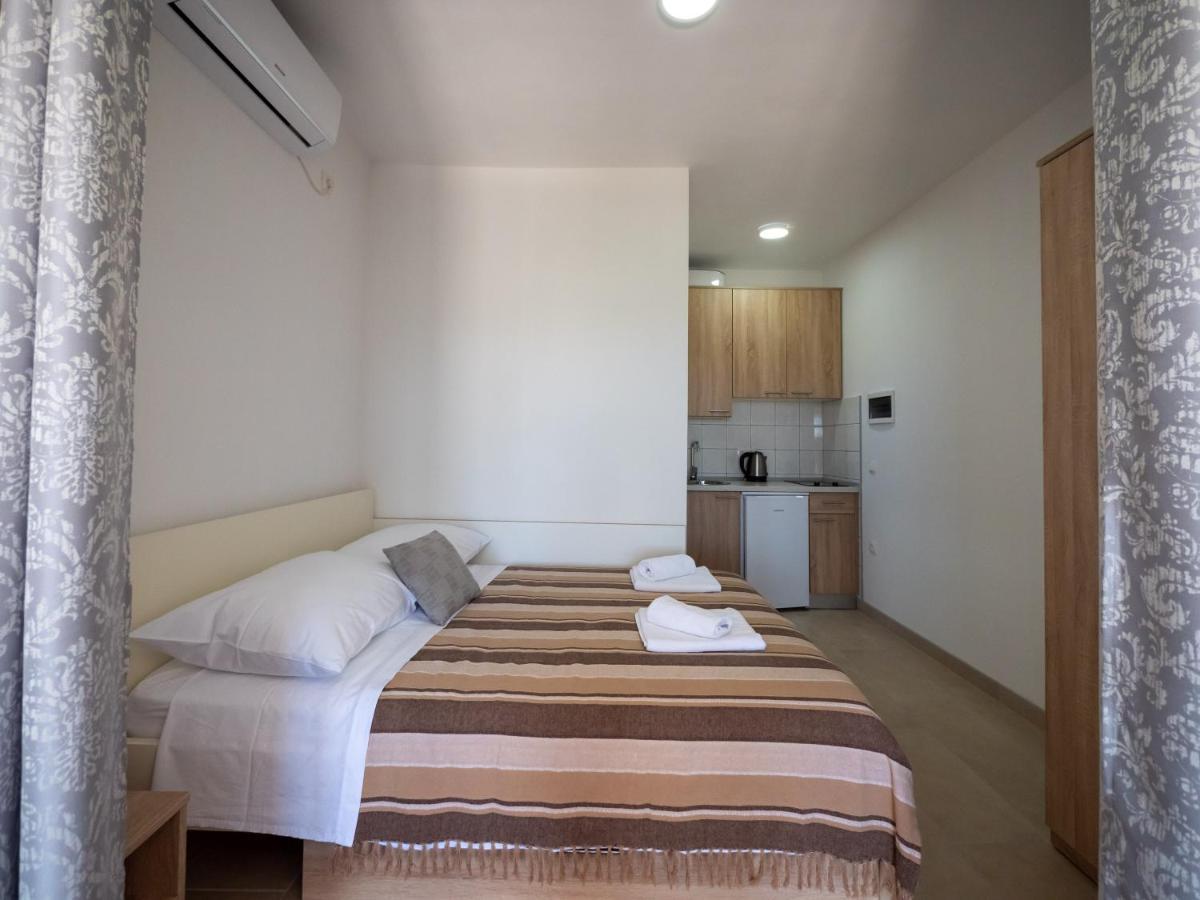 Apartments Tri Mora Ražanac المظهر الخارجي الصورة